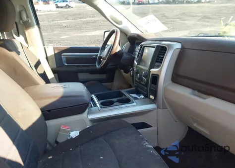 2015 Ram 1500 Big Horn z USA, uszkodzony, nr VIN 1C6RR7LT7FS532443